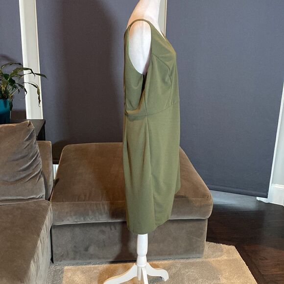 Women’s Green V-Neck Sleeveless Short Cocktail Party Dress Zip Back Size XL NWT - Picture 3 of 11